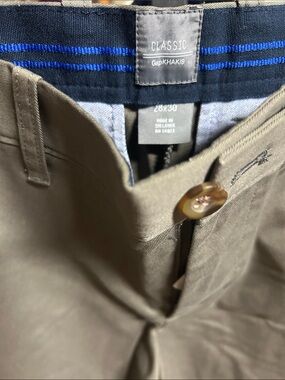 GAP Classic Men's Chino Pants - Olive